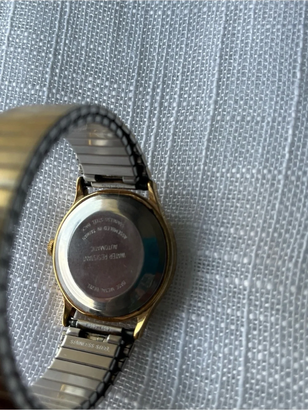 Vintage Timex Automatic Water Resistant Men’s Watch Gold Tone A4